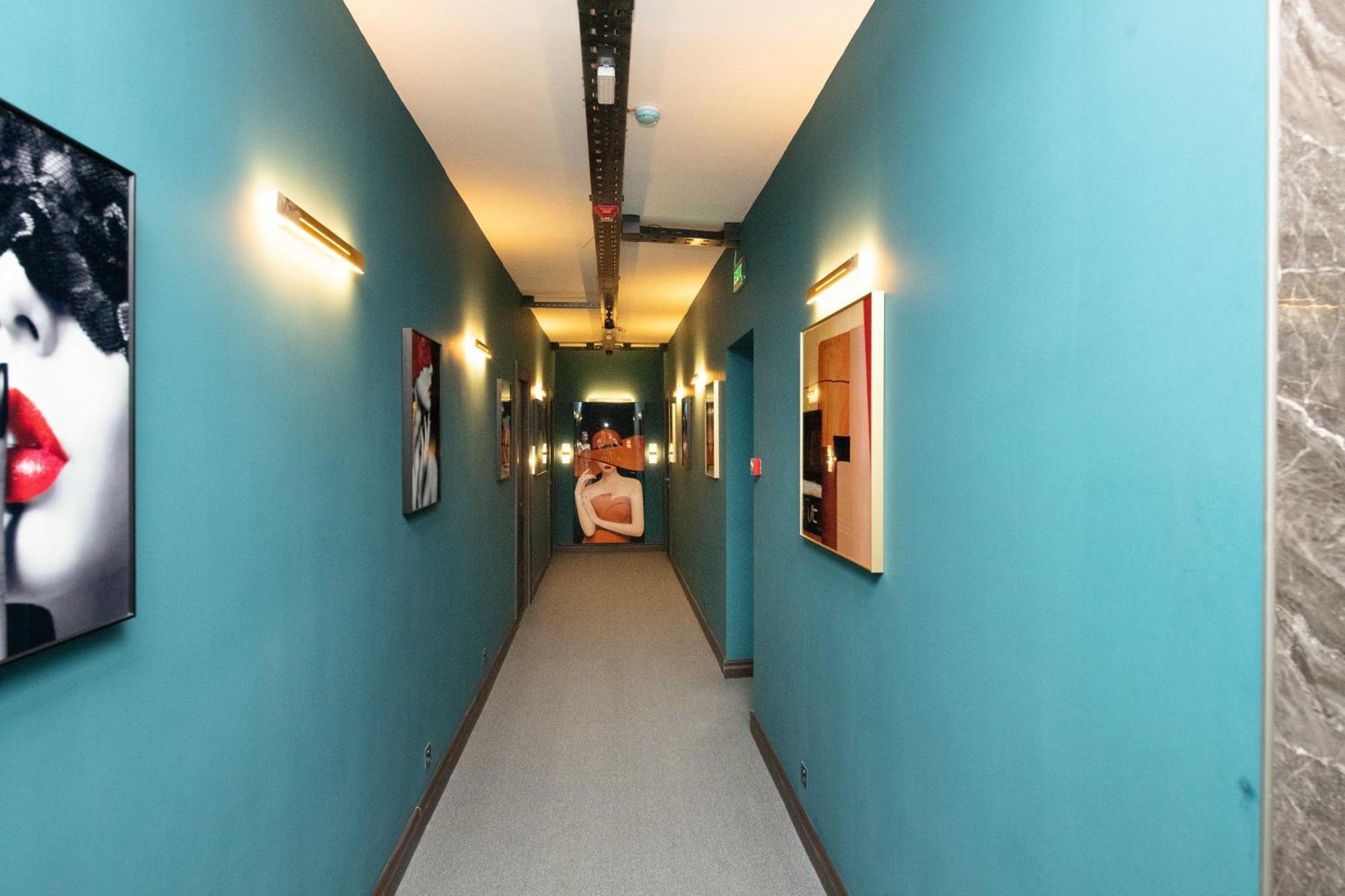 Gori Palace Apartments ภายนอก รูปภาพ