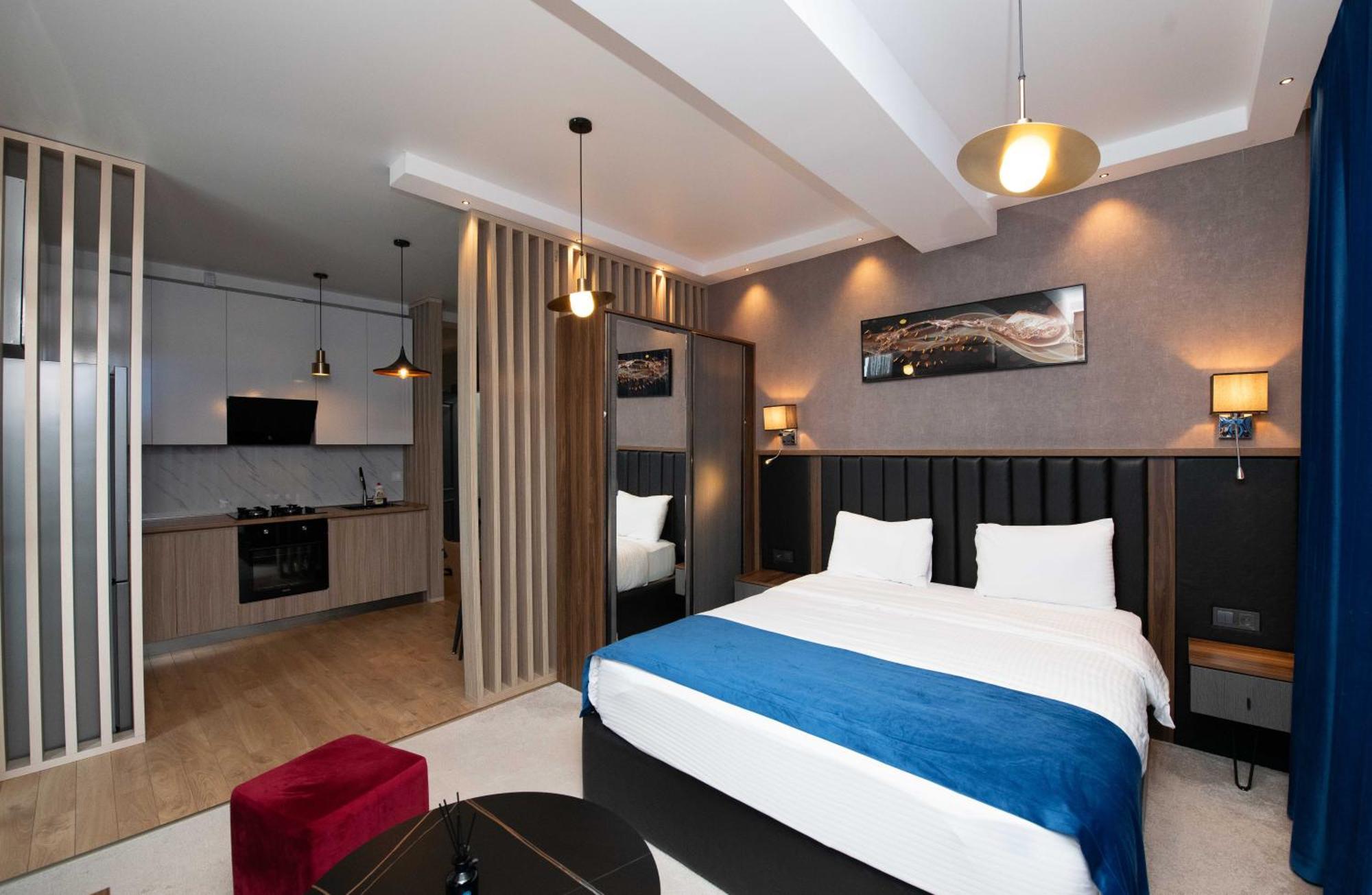 Gori Palace Apartments ภายนอก รูปภาพ